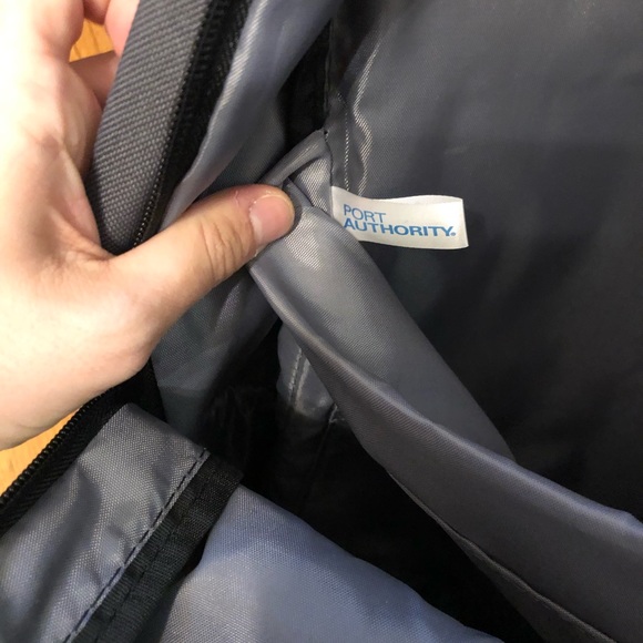BuzzFeed Inc. Backpack, multiple inside pockets - Picture 5 of 6
